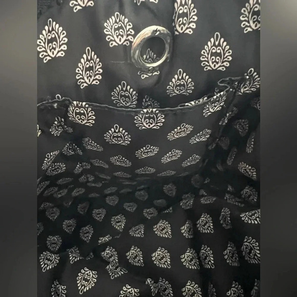 RETIRED: Vera Bradley | ladies Snow Lotus Hadley on the go shoulder handbag.​ - Picture 15 of 16